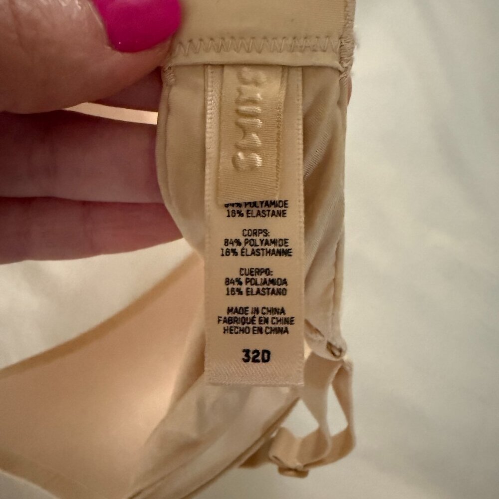 SKIMS- Wireless Form Super Push-Up Bra - Picture 4 of 4